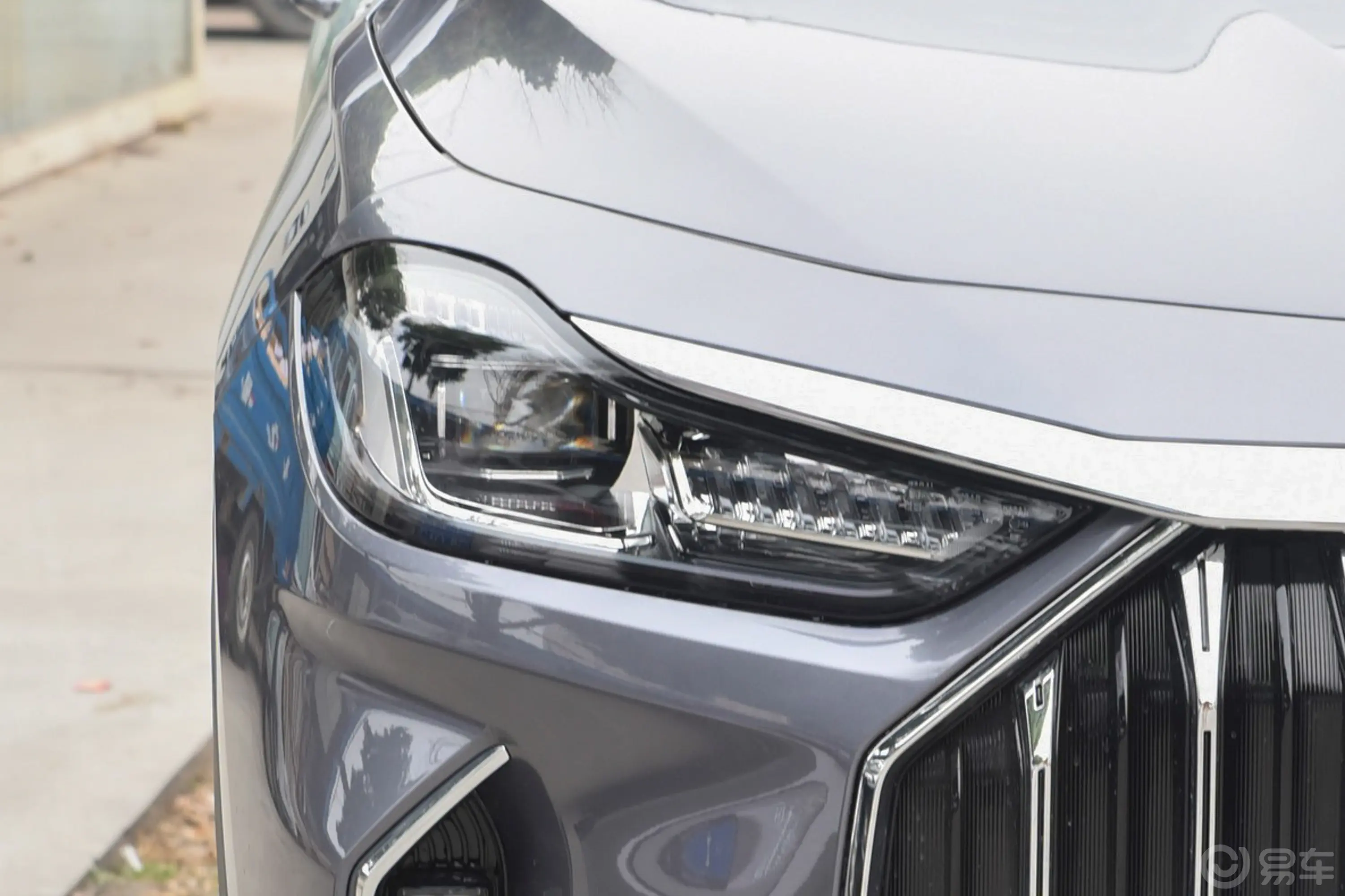 捷途X70 PLUS冠军版 1.5T 手动冠军 7座外观灯组