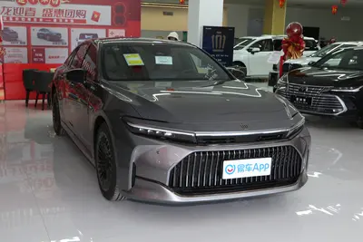 2024款 皇冠(进口) 双擎 2.5L 至尊版外观