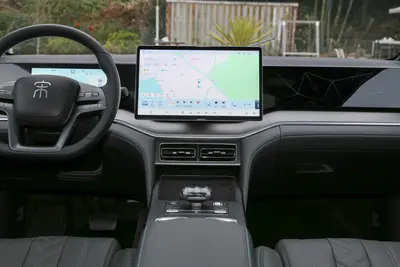 2025款 宋L DM-i 智驾版 1.5L 160km 卓越型内饰