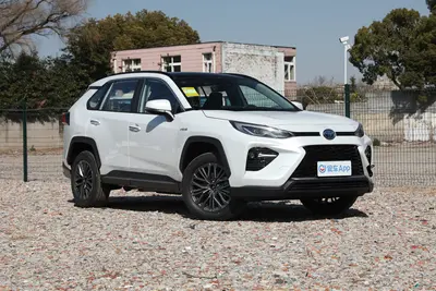 2024款 威兰达 双擎 2.5L 两驱尊贵版外观