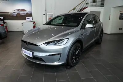 2023款 Model X 700km  双电机全轮驱动外观