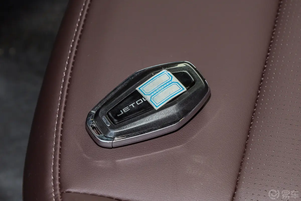 捷途X90 PLUS超越版 1.6T 双离合别墅 5座主驾驶位