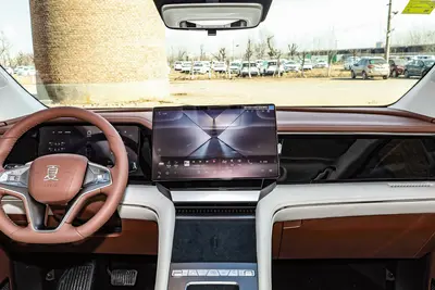 2025款 夏 DM-i 1.5T 100km 领先型内饰