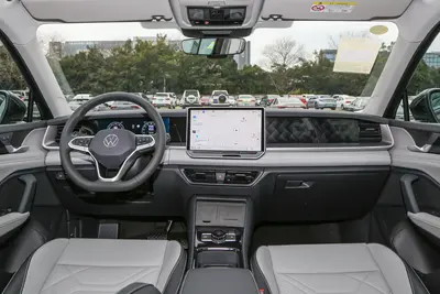 2025款 探岳 探岳L 330TSI 两驱精英版内饰