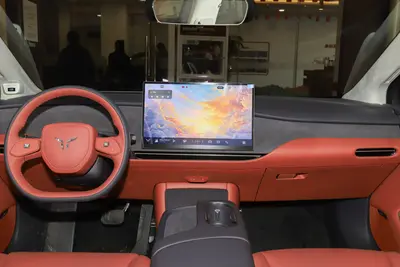 2025款 红旗天工05 550km 智选版内饰
