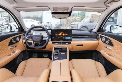 2025款 艾瑞泽8 PRO 1.6T 舒适型内饰