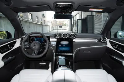 2025款 奔驰GLC轿跑 GLC 260 4MATIC 轿跑SUV内饰