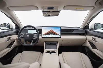 2025款 秦L EV 545km 卓越版内饰