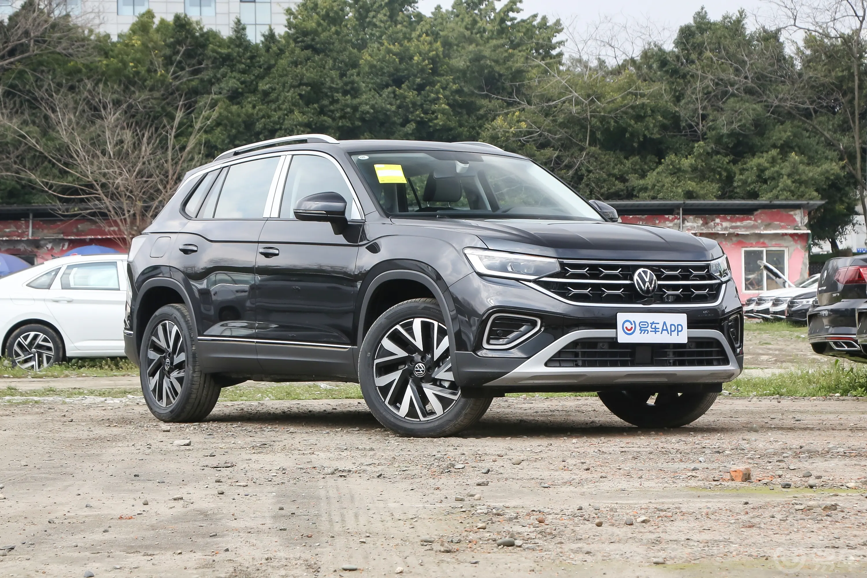 探岳330TSI 众享版侧前45度车头向右水平