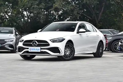 2025款 奔驰C级 改款 C 200 L 运动版外观