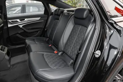 2025款 奥迪A6L 45 TFSI 臻选动感型空间