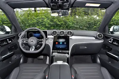 2025款 奔驰C级 改款 C 200 L 运动版内饰