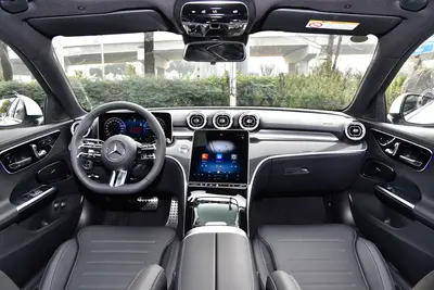 2025款 奔驰C级 插电混动 改款 C 350 e L内饰