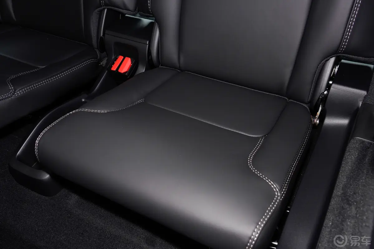 沃尔沃XC90改款 B6 智雅豪华版 7座后排空间