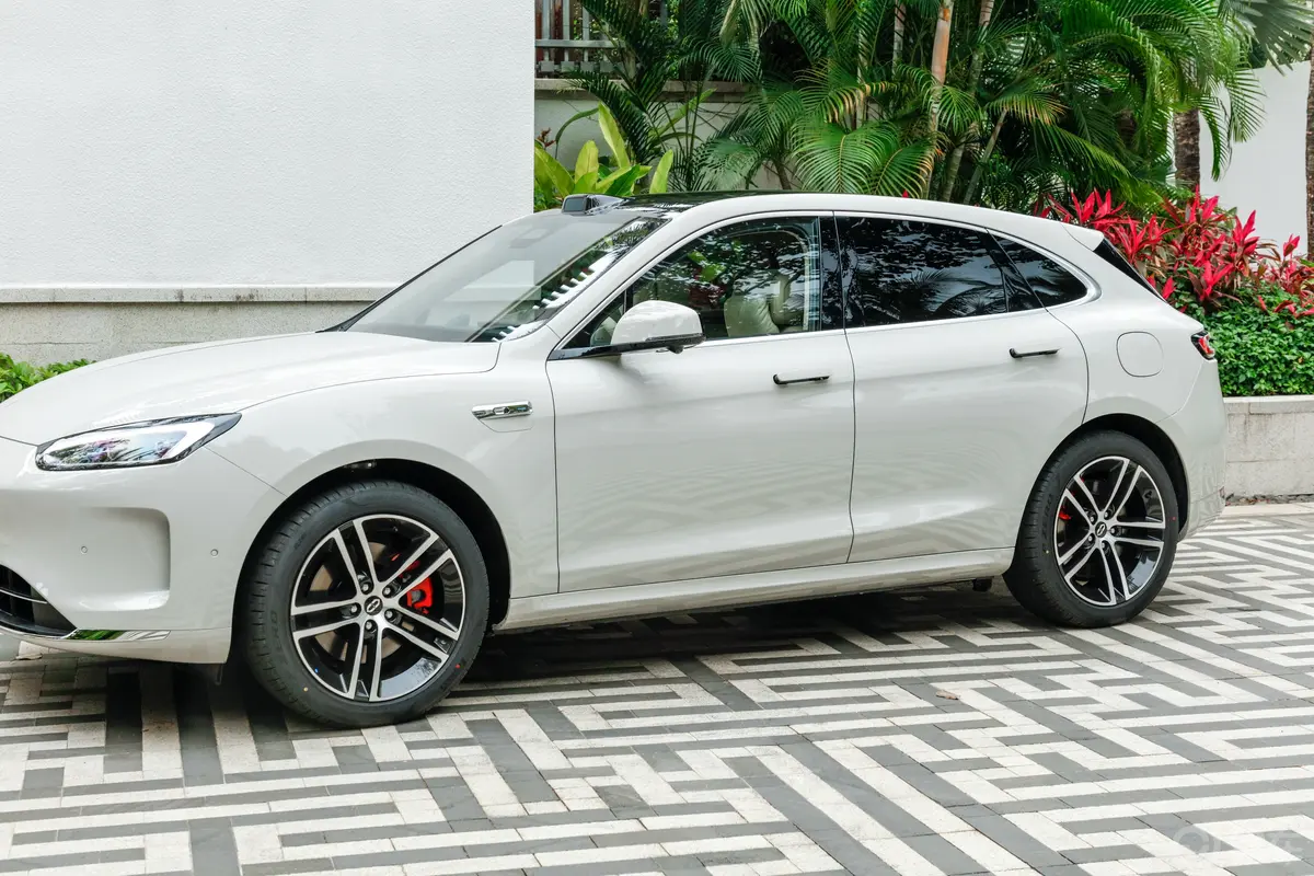 问界M5增程版 255km Ultra 后驱版外观细节