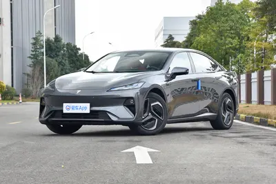 2025款 深蓝L07 纯电版 530km 530Ultra深蓝智驾AD PRO版外观
