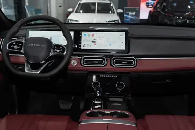 2025款 捷途X70 PLUS 1.5T 双离合至臻澎湃版 5座内饰