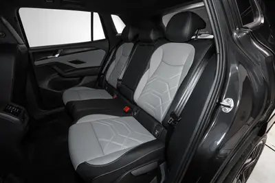 2025款 探岳 探岳L 380TSI 四驱豪华版空间