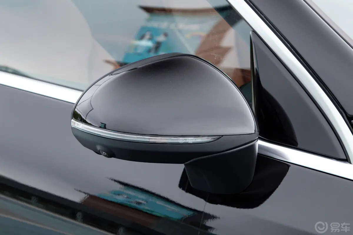 奔驰GLCGLC 300 L 4MATIC 豪华型 7座外观细节