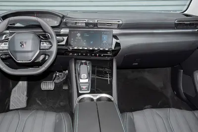 2025款 标致508L 400THP 驭动旗舰版内饰