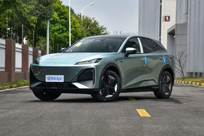 2025款 深蓝S07 增程版 215km 215Max华为乾崑智驾ADS SE版外观
