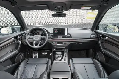 2025款 奥迪Q5L quattro 45周年典藏版 45 TFSI 臻选动感型内饰