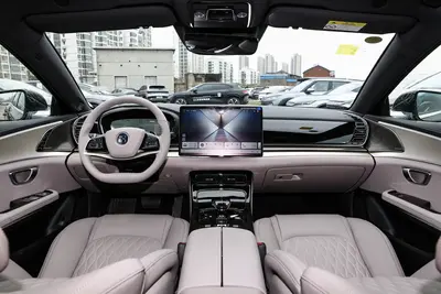 2025款 汉 EV 智驾版 701km 激光雷达尊享型内饰