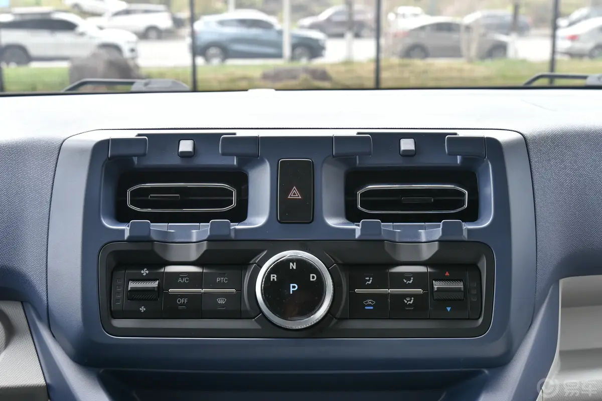鑫源E3L365km 客车实用型 6座中控