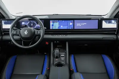 2024款 灵悉L 520km 头号玩家版内饰