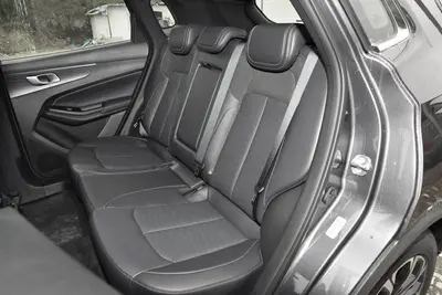 2025款 长安CS55PLUS PHEV 智慧新蓝鲸 1.5L 125km 战舰版空间