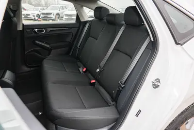 2025款 型格 240TURBO 手动极速版空间