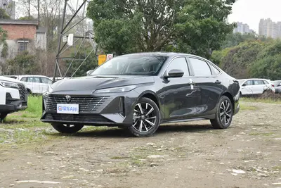 2025款 逸动 新蓝鲸 1.5T 双离合500Bar尊贵型外观