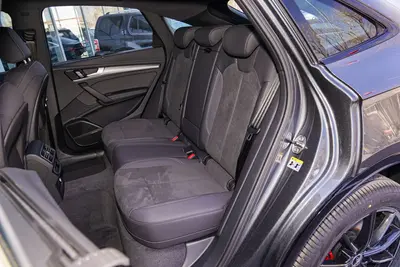 2025款 奥迪Q5L Sportback quattro45周年典藏版 45 TFSI 豪华型空间