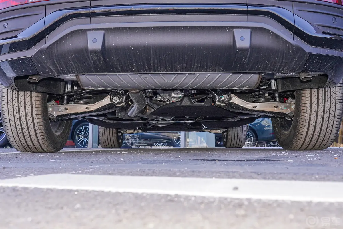 奥迪Q5L Sportbackquattro45周年典藏版 45 TFSI 豪华型后悬架整体