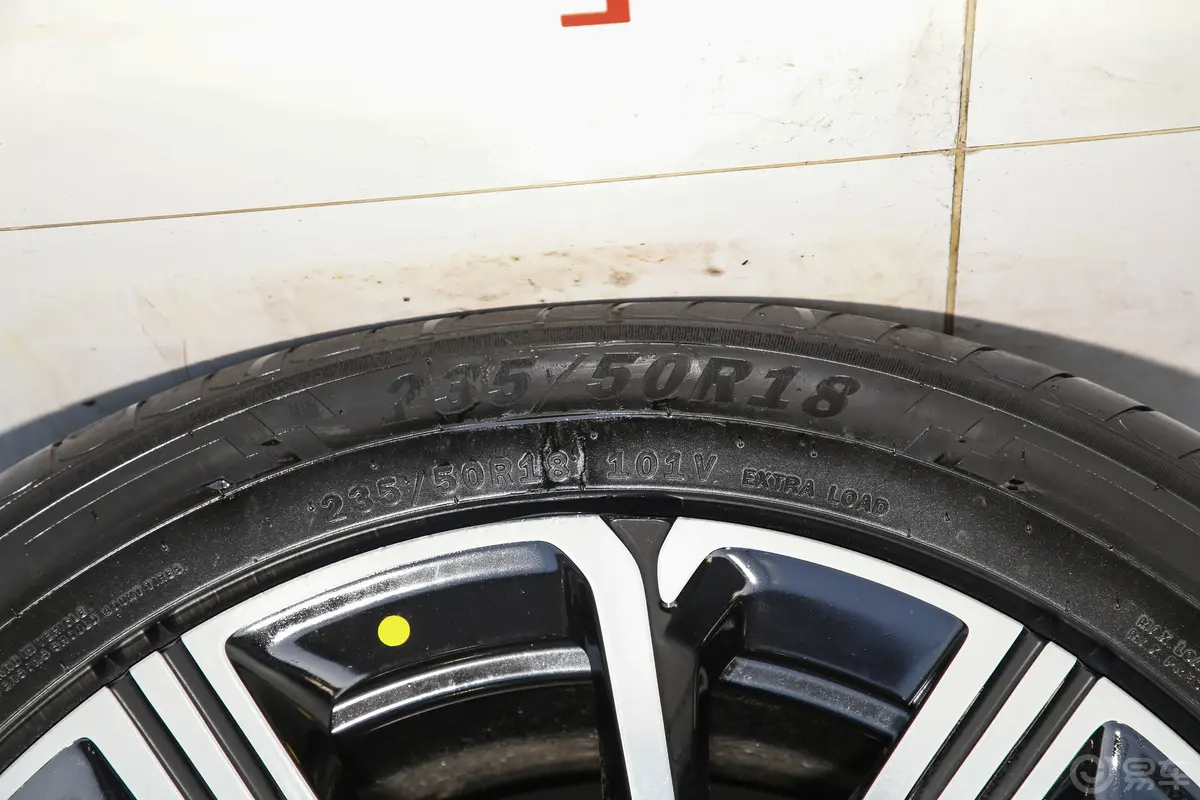 红旗H5 PHEV1.5T 170km 超混版前轮胎尺寸