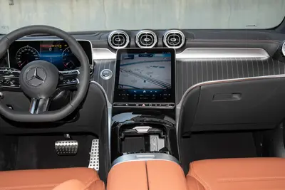 2025款 奔驰GLC 改款 GLC 300 L 4MATIC 豪华型 5座内饰