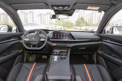 2025款 长安UNI-V 1.5T 500Bar尊贵型内饰