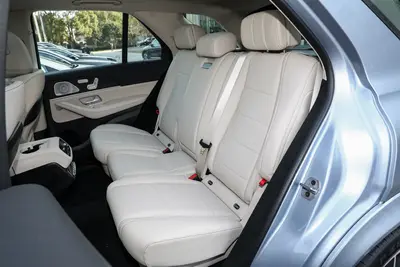 2025款 奔驰GLE GLE 450 4MATIC 豪华型空间