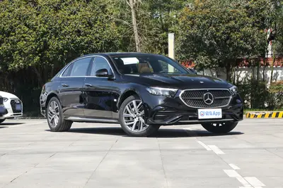 2025款 奔驰E级 改款 E 300 L 运动时尚型外观
