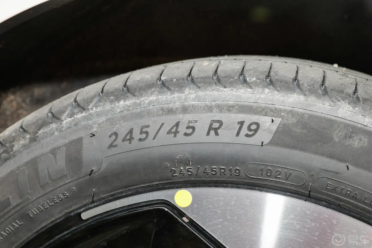 ZEEKR 007GT825km 后驱长续航智驾版后轮胎尺寸