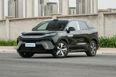 2025款 唐L DM-i 1.5T  215km 前驱激光雷达旗舰型外观
