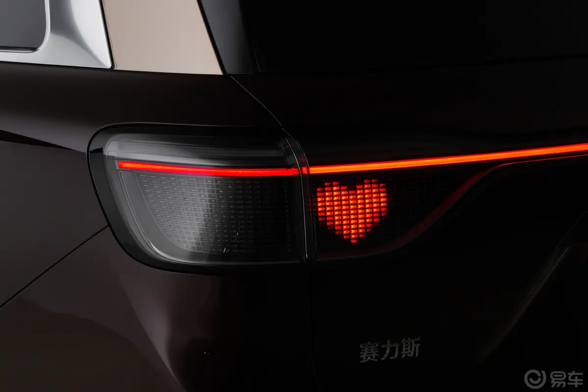 问界M9增程版 266km Ultra 6座外观灯组