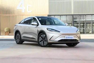 2025款 极狐 阿尔法S6 735km 限定版 电机175kW外观