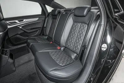 2025款 奥迪A6L 改款 45 TFSI 臻选动感型空间