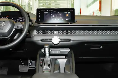 2025款 雅阁 运动系列 260TURBO 舒适版内饰