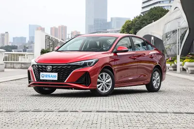 2025款 逸动 PLUS 1.5L 手动豪华版外观