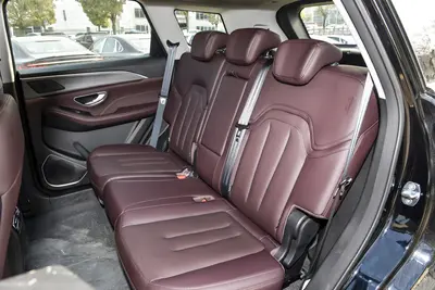 2025款 捷途X90 PLUS 1.6T 手动舒适版 7座空间