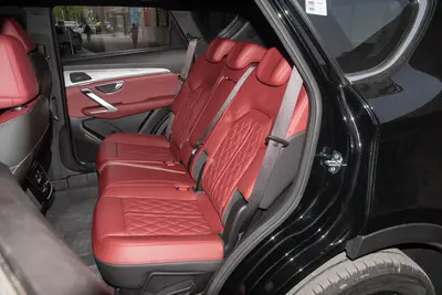 2025款 捷途X70 PLUS 1.5T 双离合智享版 5座空间