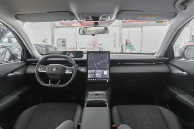 2025款 逸动PHEV 智慧新蓝鲸 1.5L 145km 高能版内饰