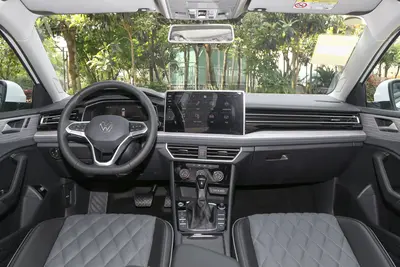 2025款 速腾 改款二 300TSI 双离合超越版内饰